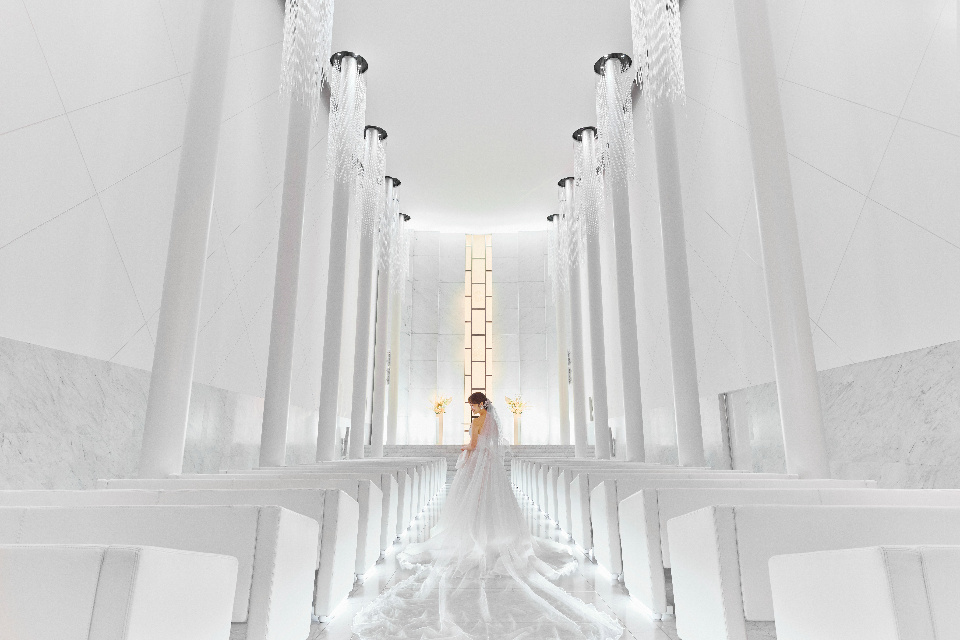 W the style of wedding